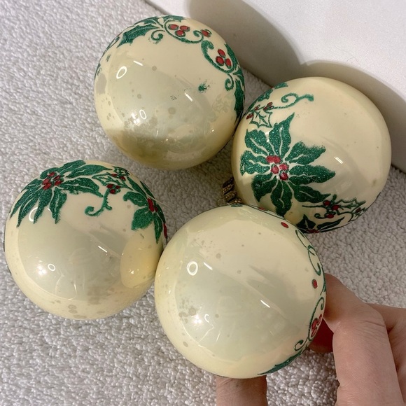 Vintage Accents Cream Green Glass Christmas Tree Ornaments X4 - Picture 10 of 11